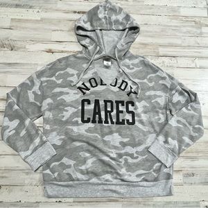 Jerry Leigh Junior’s Girls L (11-13) Nobody Cares Lightweight Hoodies Gray Camo